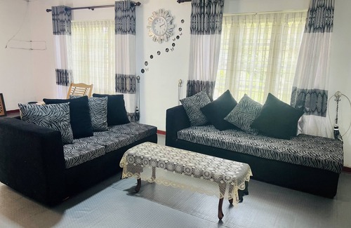 Seetha Eliya House | Guest House in Nuwara Eliya with Green View