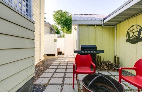 Watkins Glen Apartment | Guest House in the heart of Watkins Glen!