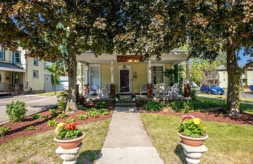 Watkins Glen Apartment | Guest House in the heart of Watkins Glen!