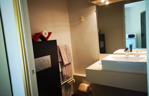 Saint-Sylvain-d'Anjou House | Guest House La Fauvelaie