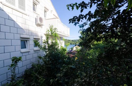 Pomena House | Guest House Matana Pomena