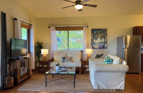 Orchidlands Estates Cottage | Guest House on gorgeous tropical private 3 acre estate perfect central location.