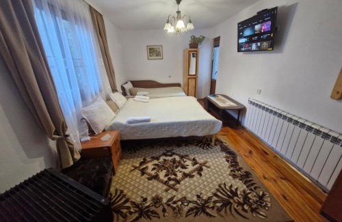 Devin House | Guest House Rosenovi