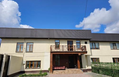Naryn House | Guest House Tenir Too