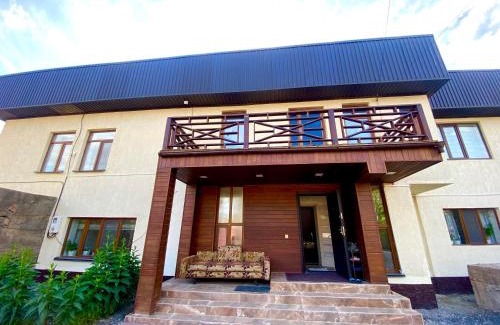 Naryn House | Guest House Tenir Too