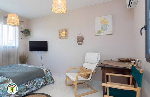 Chozeau House | Guest House 'Verte' with Mountain View, Wi-Fi and Air Conditioning