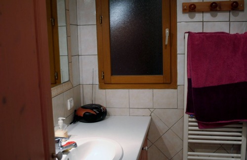 Mercury House | GUEST ROOM 2 PEOPLE IN PRETTY SAVOYARD HOUSE