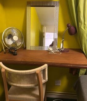 Iffley House | Guest room in flat second floor
