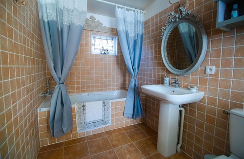 Suzay Bed & Breakfast | Guest Room "Marie Antoinette" with Breakfast, Pool, Private Terrace and Wi-Fi