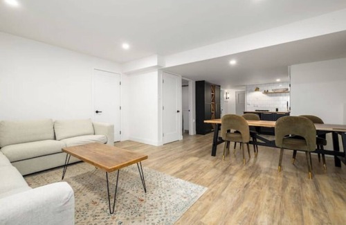 Pemberton Heights House | Guest Suite on the North Shorenn