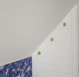 Rossmore House | Guest Suite w Ensuite Waterfront