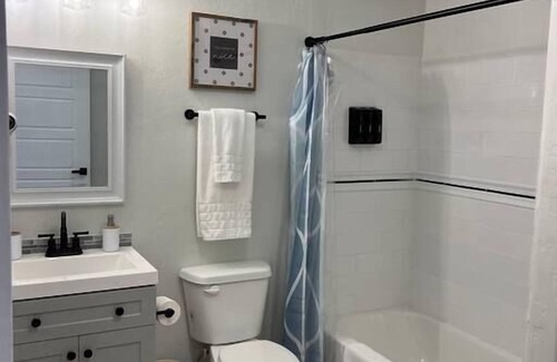 Idaho Falls Apartment | Guest Suites -1996 #2 Fresh 1 bedroom 1 bath Suite