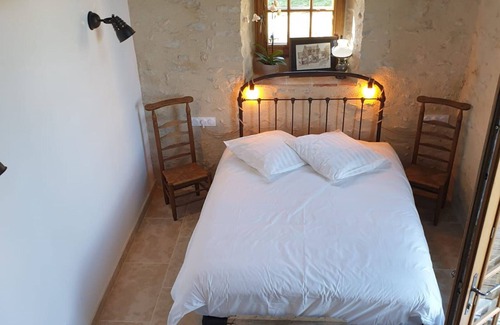Bazouges-sur-le-Loir Bed & Breakfast | Guesthouse near La Flèche, PMR adapted, pets allowed, breakfast included