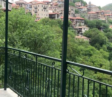 Dimitsana Apartment | GUESTHOUSE 'ΧΡΥΣΑ'