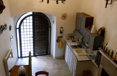 Precetto House | Guesthouse Runcini 3 bedroom farmhouse in medieval village with a view
