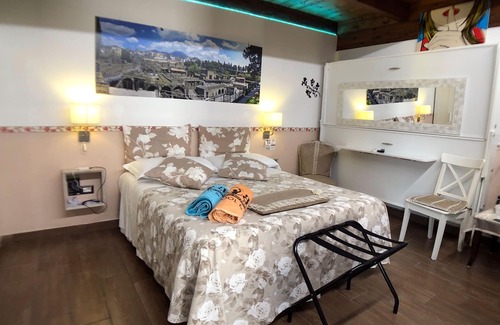 Scafati Bed & Breakfast | Guesthouse with Pool, SPA, Wifi, Parking. Not Far From Sorrento, Naples & Amalfi
