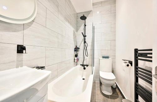 Askew Apartment | GuestReady - Lovely retreat with garden in London