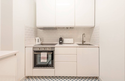 Restelo Apartment | GuestReady - Neoclassical building - Studio CVE