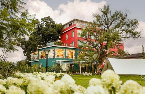 Yanshan District House | Guilin Red Roof Garden Resort -On the way to Yangshuo