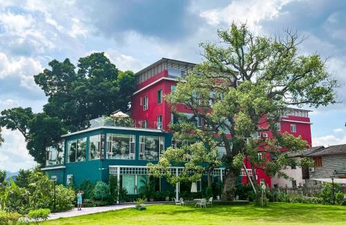 Yanshan District House | Guilin Red Roof Garden Resort -On the way to Yangshuo