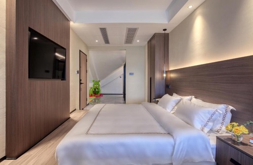 Liu Sanjie Scenic Area Villa | Guilin Yangshuo Waterhouse River View Villa