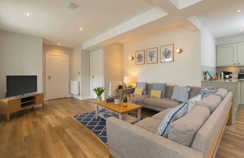 Mullion Cottage | GUINEVERE, pet friendly, luxury holiday cottage, with pool in Mullion