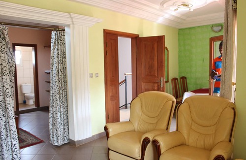 Bafoussam Hotel | Guins Palace