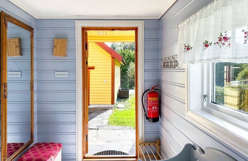 Tysnes House | Gulehuset by Interhome