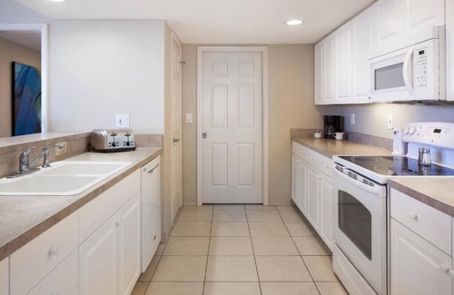 South Island House | Gulf Coast Gem: Contemporary Suites with Stunning Sea Views! | 2 Units