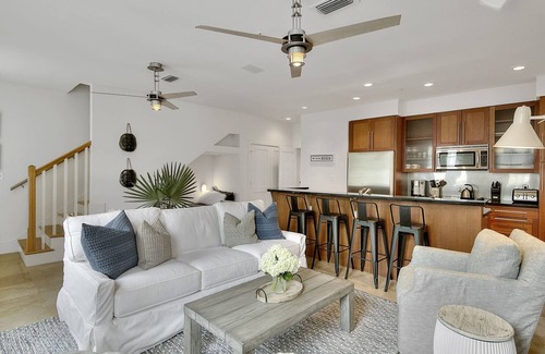 Rosemary Beach Condo | Gulf Views-Two-story Condo in Rosemary-2 Bikes-Heated Pool Access