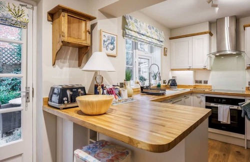 Poole House | Gull House - Charming Cottage Feel with Log Burner