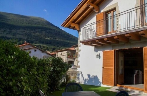 Ollo Cottage | Gure Txokoa cottage for 8 people