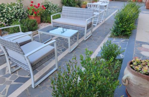 Guspini House | Guspini-Casa vacanze con giardino IUN R1321