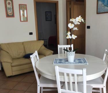 Guspini House | Guspini-Casa vacanze con giardino IUN R1321