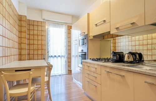 Mandello del Lario Apartment | Guzzi Lovers: La vacanza perfetta a Mandello