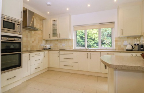 Llwyngwril Cottage | GWYLANOD, family friendly, country holiday cottage in Fairbourne