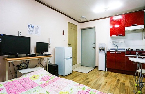 Gyeongsan House | Gyeongsan Byeolgwan Pension