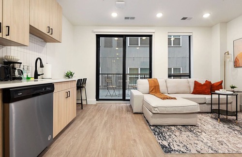 East Liberty Apartment | GYM+HULU+PARKING Near Universities|Shopping|UPMC