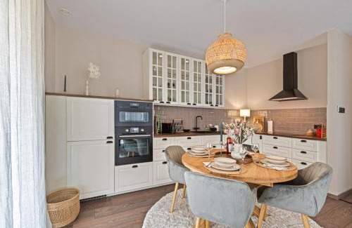 Kehidakustany House | Ház a Hold utcában
