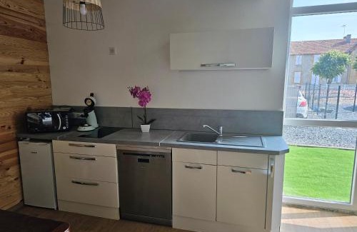 Coulanges House | Hébergement atypique refait a neuf 2 chambres