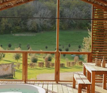 Saint-Amand-de-Coly Resort | Hébergement insolite en Dordogne