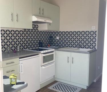 Eugenie-les-Bains Apartment | Hôtel Chez Léonie - Chez Mamie Canne