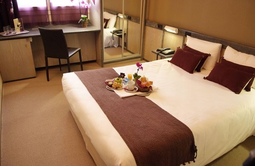 Zola - Pressense Hotel | Hôtel Gratte-Ciel Ariana