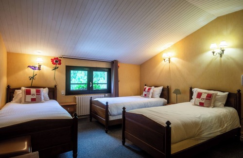 Cuq-Toulza Hotel | Hôtel La Bombardière