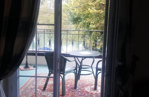 Germigny-l'Eveque Hotel | Hôtel Le Gonfalon