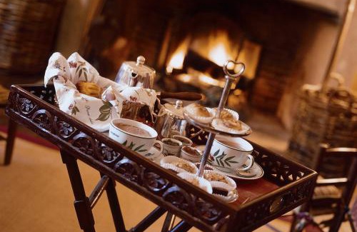 Lussac-les-Chateaux Hotel | Hôtel Les Orangeries