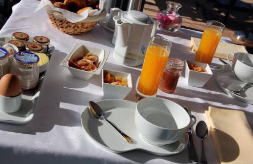 Martailly-Les-Brancion Hotel | Hôtel Restaurant La Montagne De Brancion