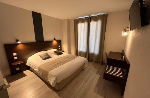 Aumont-Aubrac Hotel | Hôtel Restaurant Prunières