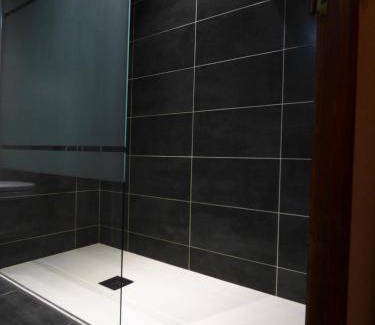 Aumont-Aubrac Hotel | Hôtel Restaurant Prunières