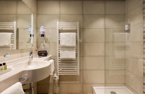 Plaisir Hotel | Hôtel Roi Soleil Prestige Plaisir - St Quentin